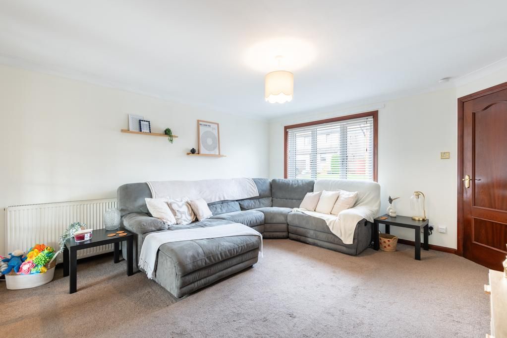 Property photo 3 of 23 Lev1389Pem Lounge.Jpg