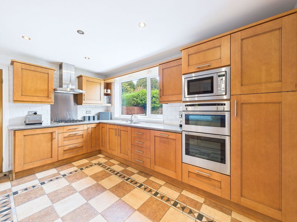 Property photo 3 of 13 Kitchen