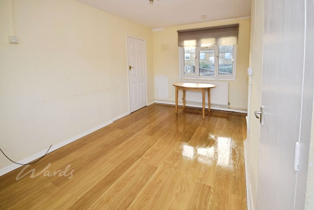 Property photo 3 of 6 Cranbrook Lounge