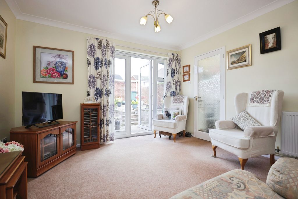 Property photo 2 of 10