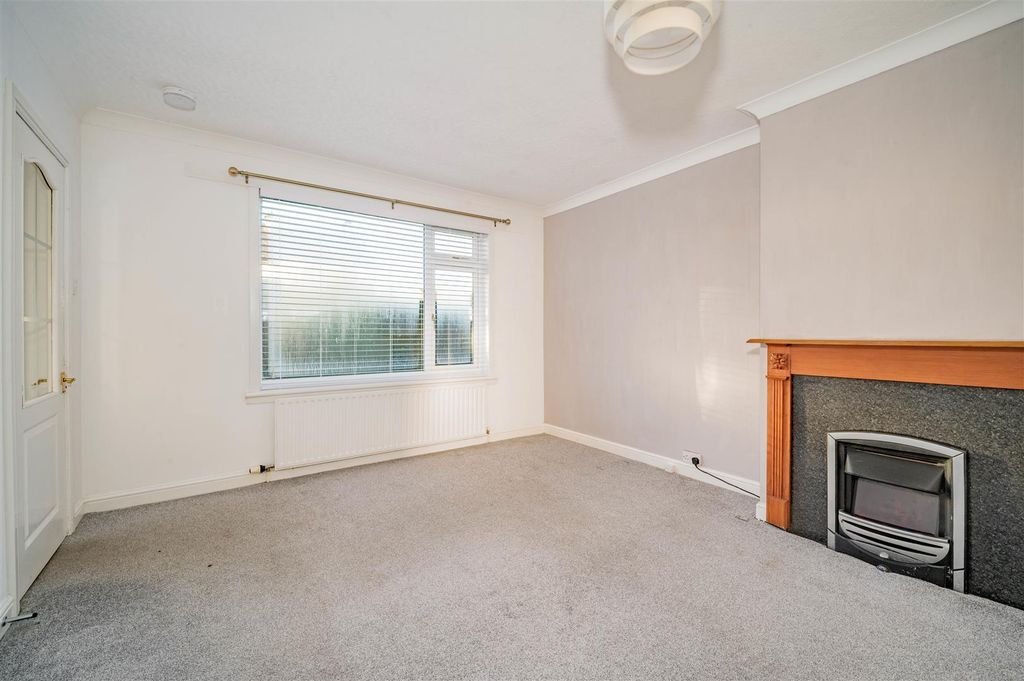 Property photo 3 of 15 56 Ballantrae Gardens Dundee-8.Jpg