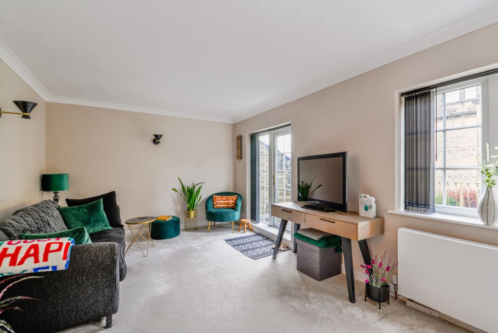 Property photo 2 of 27 Lounge