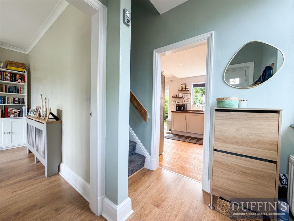 Property photo 2 of 20 Entrance Hall