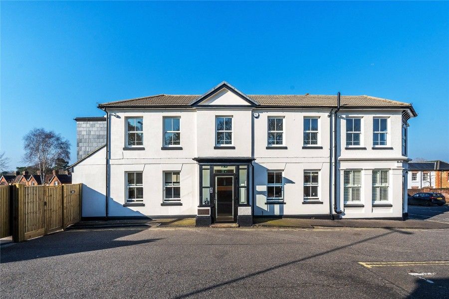 Property photo 1 of 8