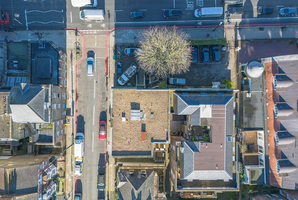 Property photo 3 of 4