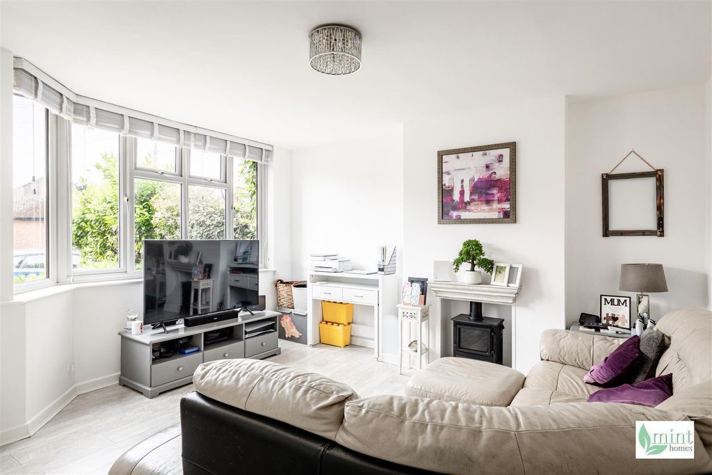 Property photo 2 of 11 Shakespeare Road - Watermark-2.Jpg