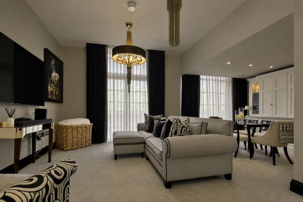 Property photo 1 of 19 Living Room 1.Png