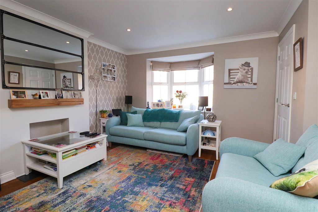 Property photo 2 of 16 Living Room