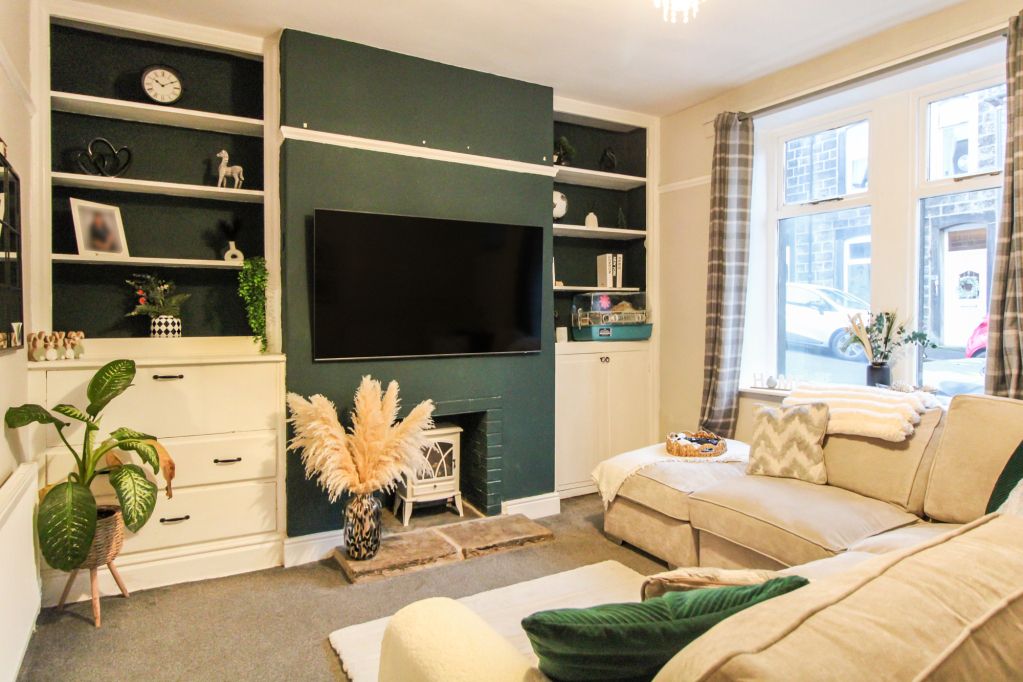 Property photo 2 of 14 Living Room