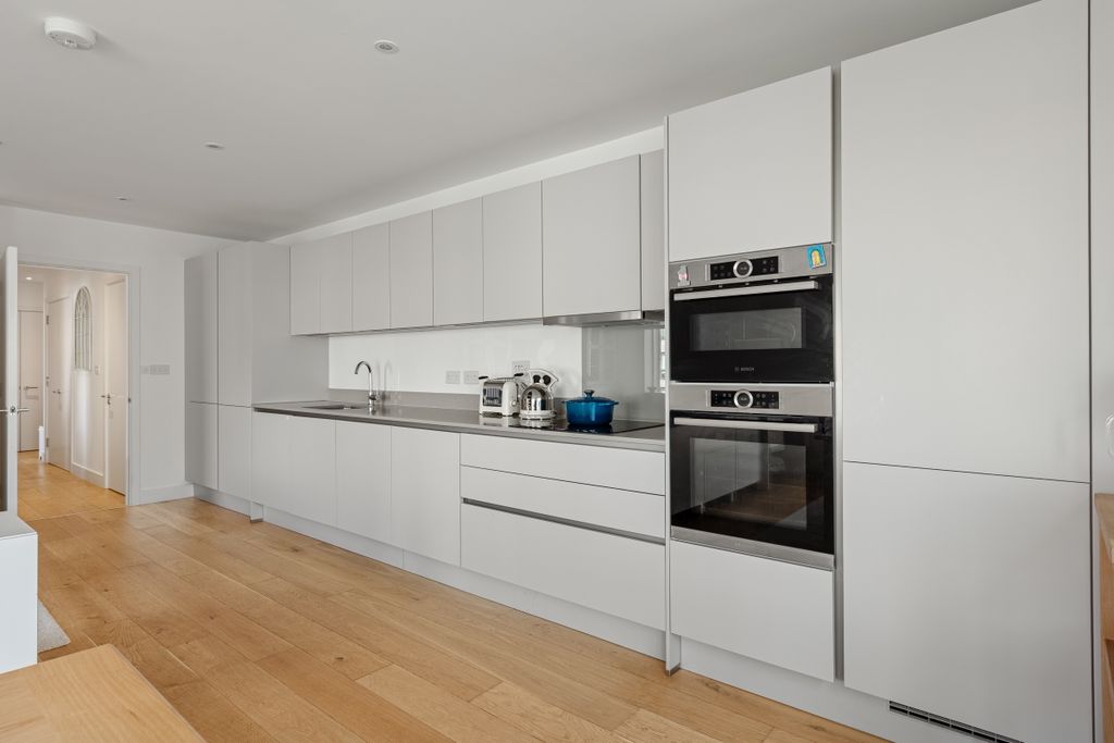 Property photo 3 of 12 094A2248