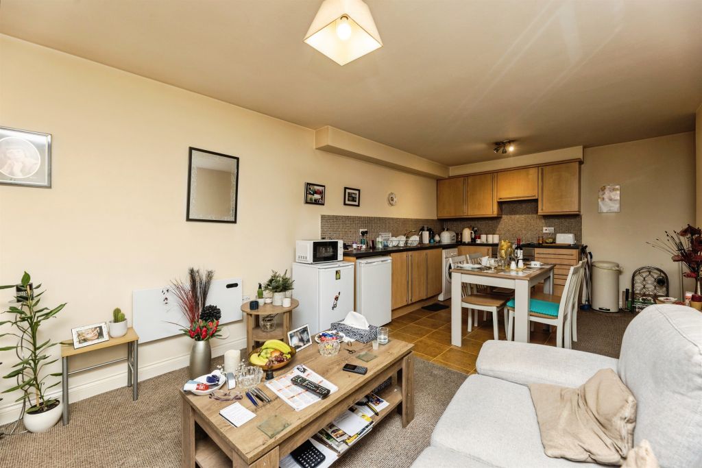 Property photo 2 of 11
