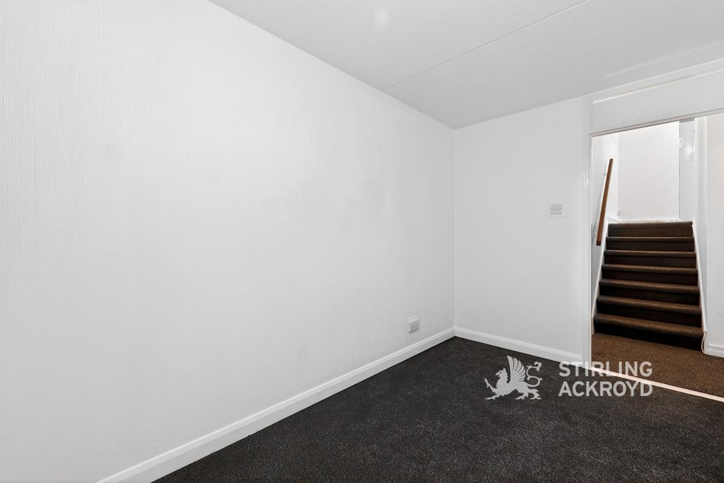 Property photo 3 of 19 Reception