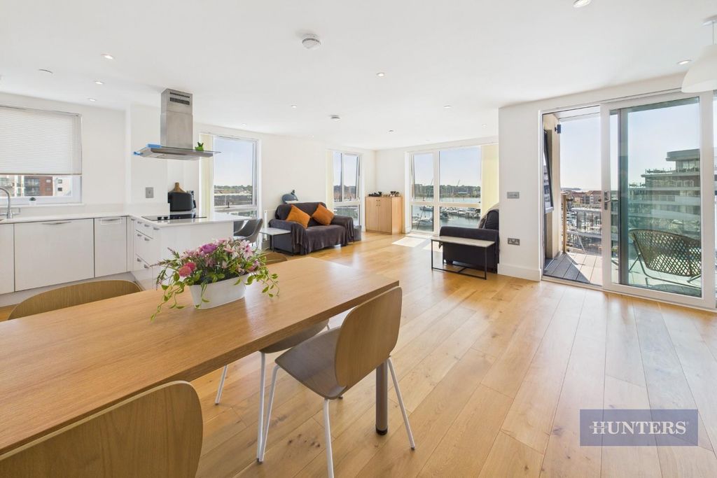 Property photo 3 of 16 Cam05152G0-Pr0161-Still002.Jpg
