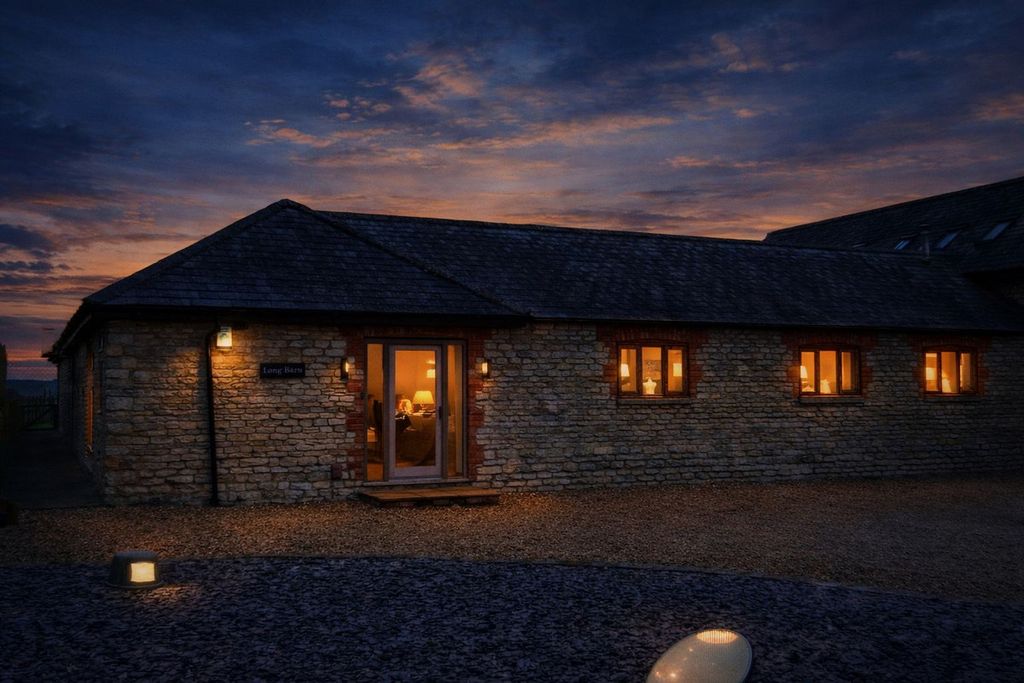 Property photo 2 of 39