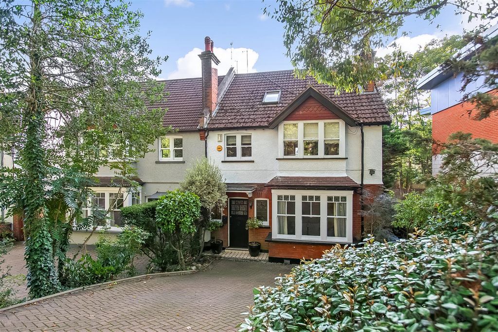 Property photo 1 of 15 Front