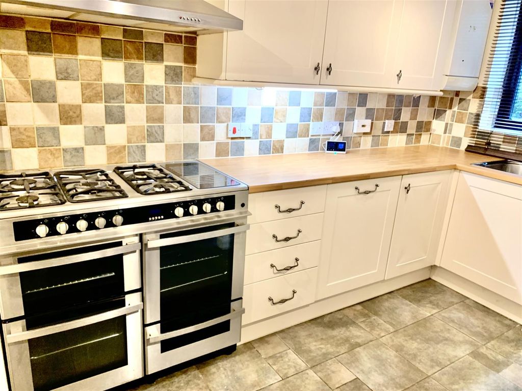 Property photo 1 of 12 6We1.Jpeg
