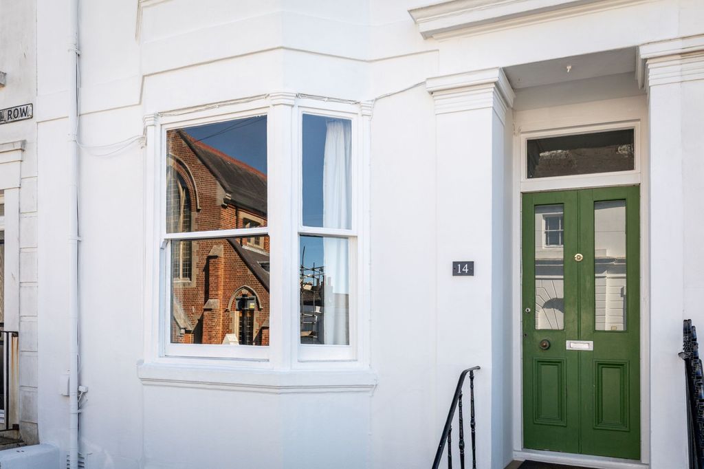 Property photo 2 of 22