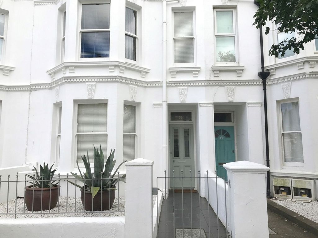 Property photo 1 of 6
