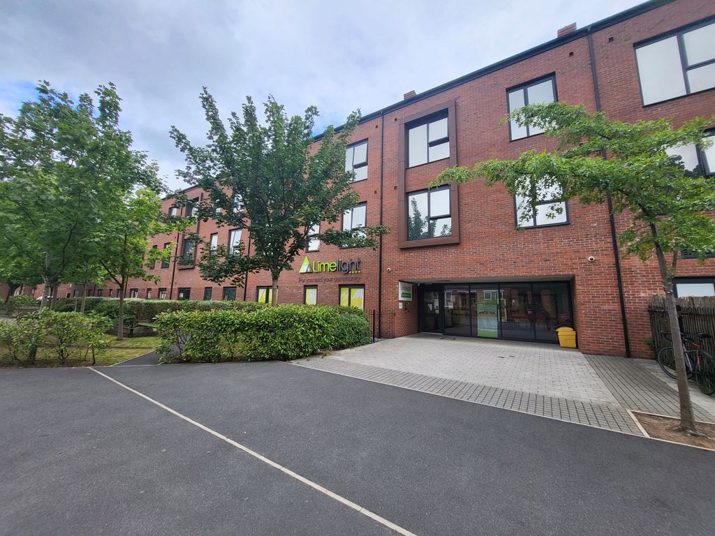 Property photo 1 of 17 2 Bedroom Apartment For Sale