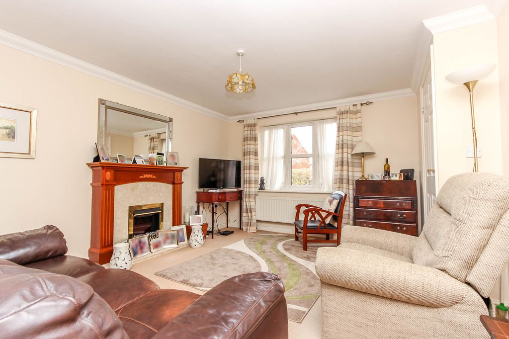 Property photo 2 of 11