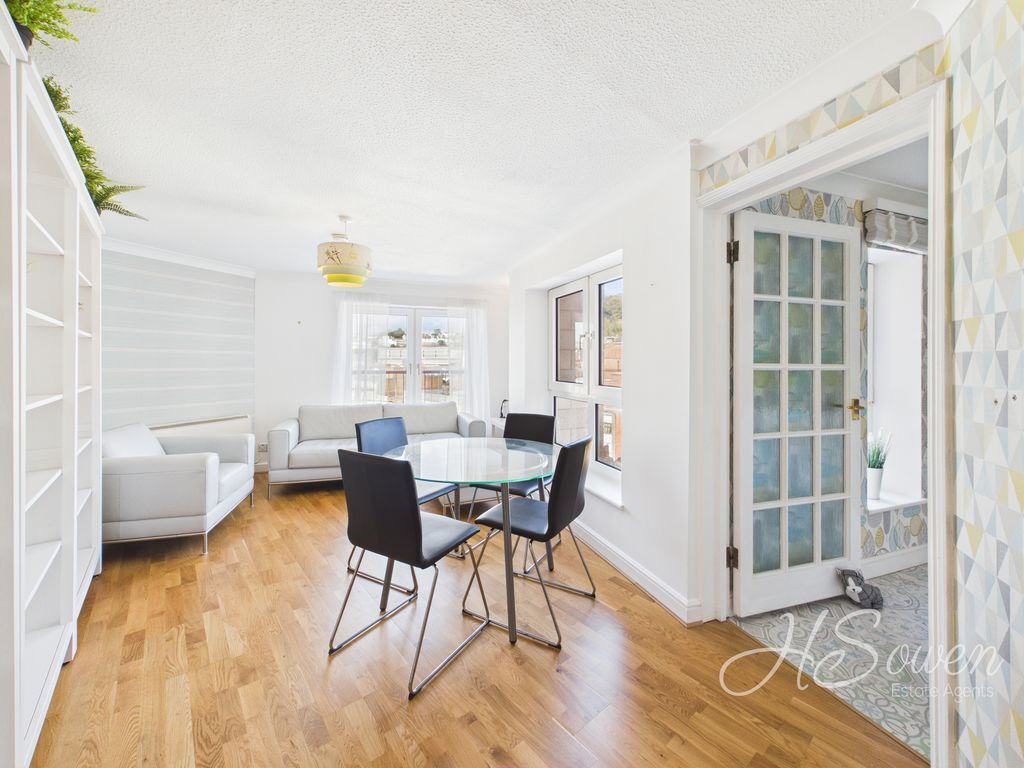 Property photo 3 of 11 Photo 7