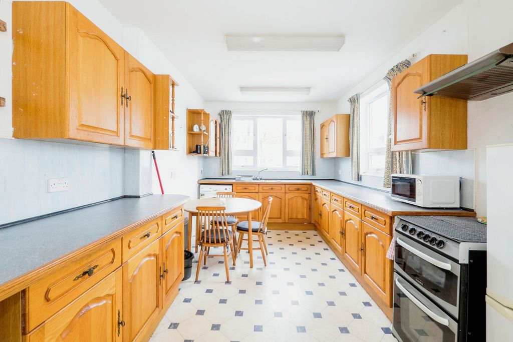 Property photo 3 of 17 Photography