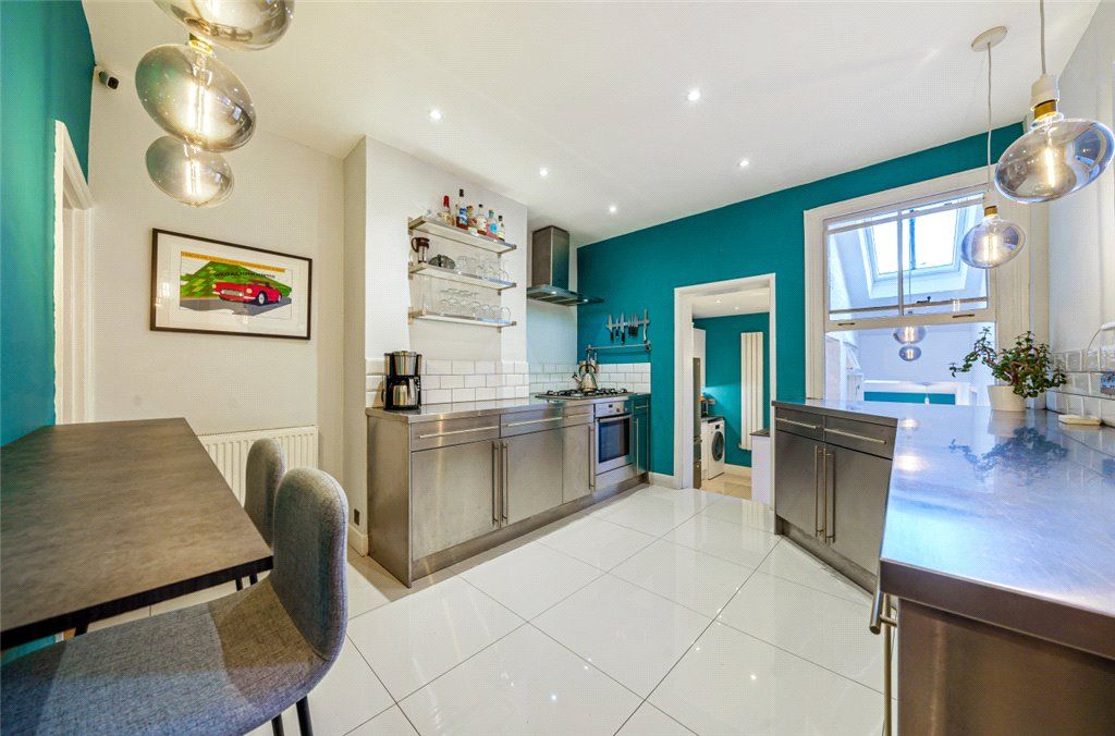 Property photo 2 of 17 Kitchen