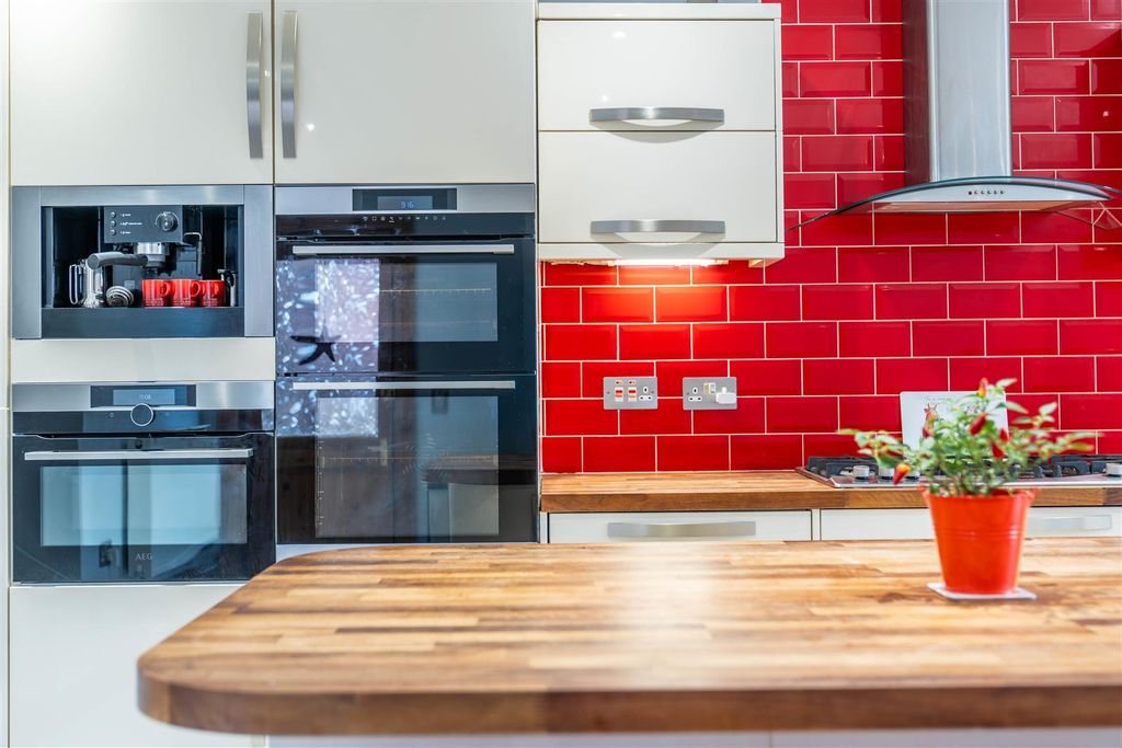 Property photo 3 of 43 Dsc06163-Hdr.Jpg