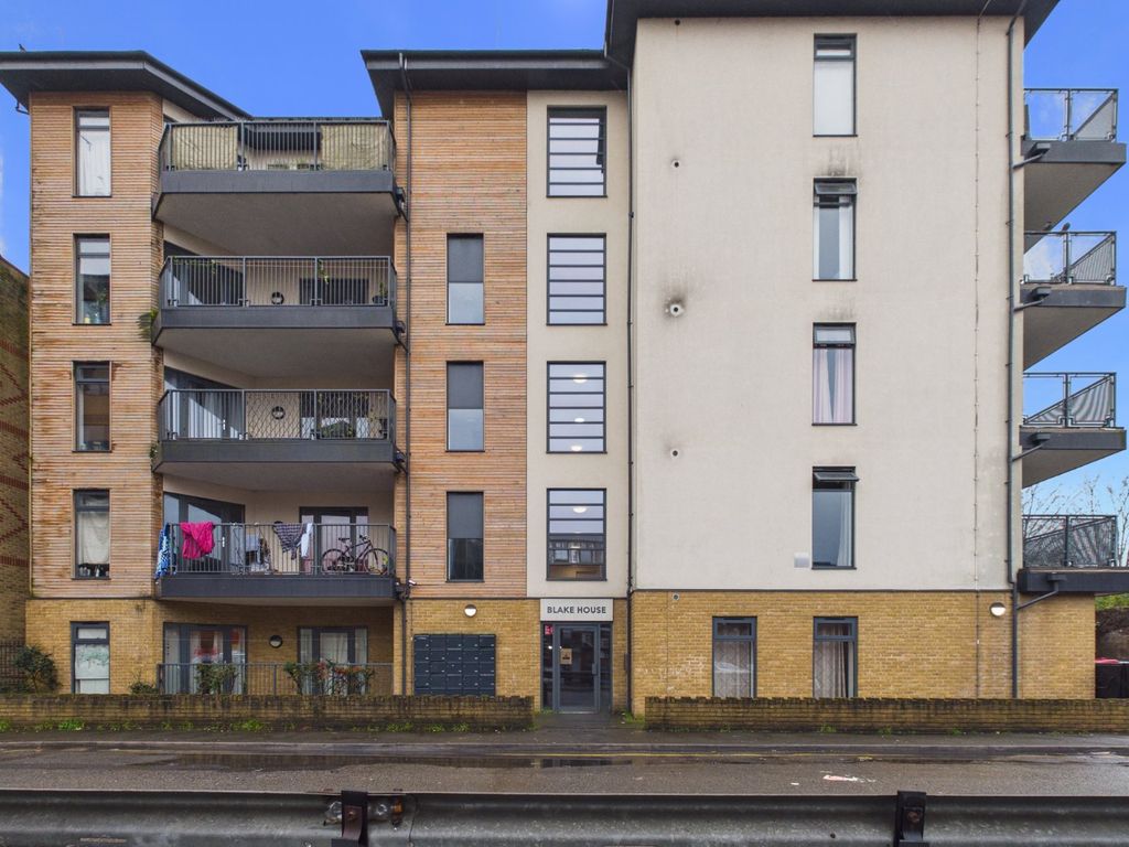 Property photo 1 of 8 Front