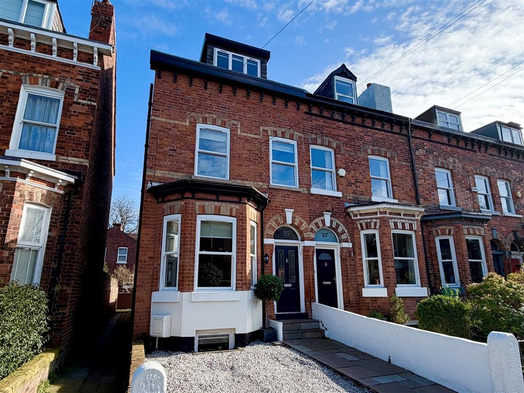 Property photo 1 of 33