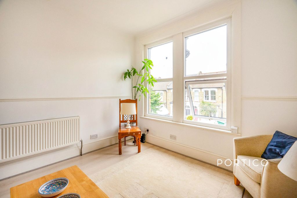 Property photo 3 of 10