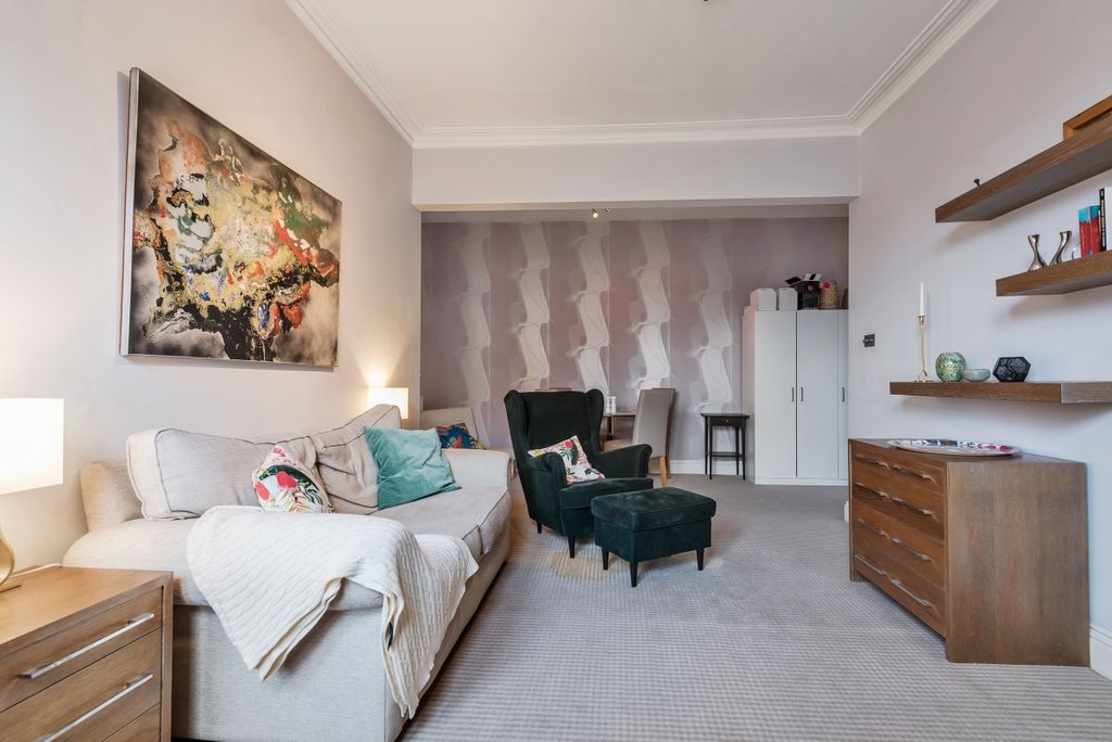 Property photo 2 of 7 402914 (5)