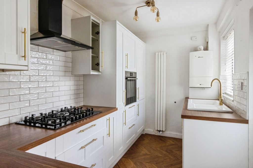 Property photo 2 of 16 Pbox-Img.Jpg