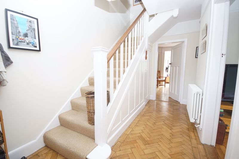 Property photo 3 of 18 Entrance Hall