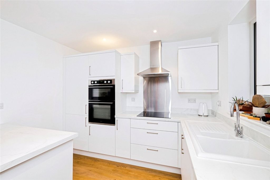 Property photo 3 of 18 Picture No. 09