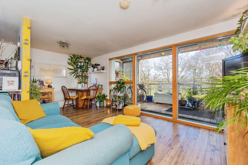 Property photo 1 of 16 Pbox-Img.Jpg