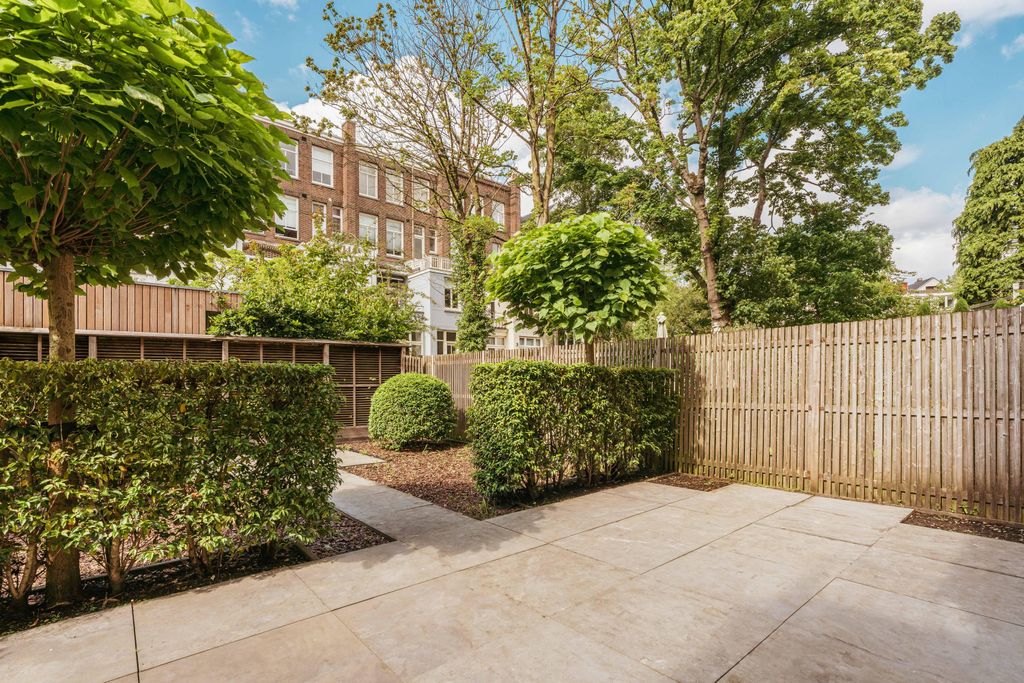 Property photo 3 of 52