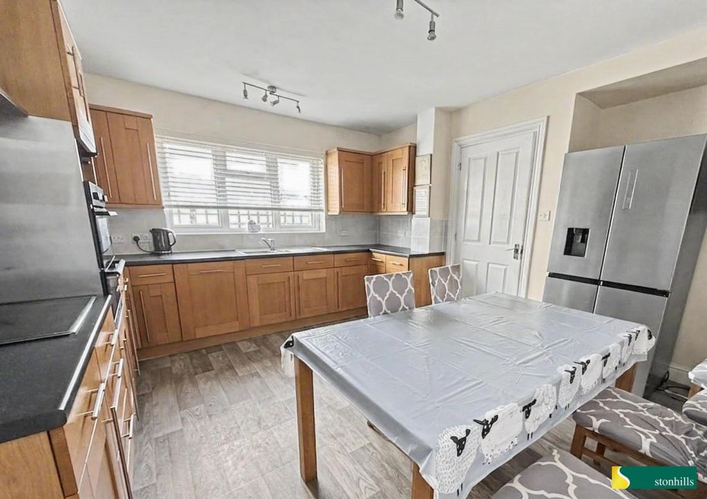Property photo 2 of 16 11.Jpg
