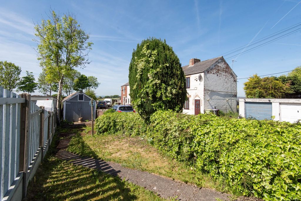Property photo 2 of 20