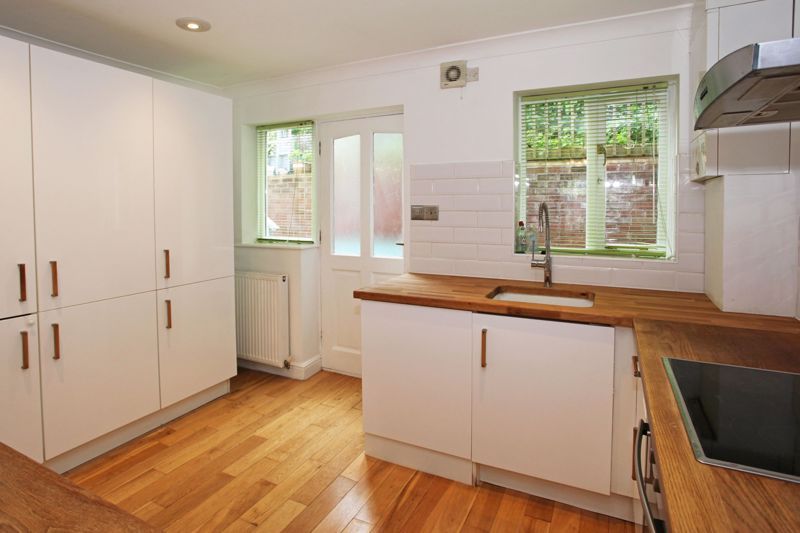 Property photo 3 of 19 Photo 8