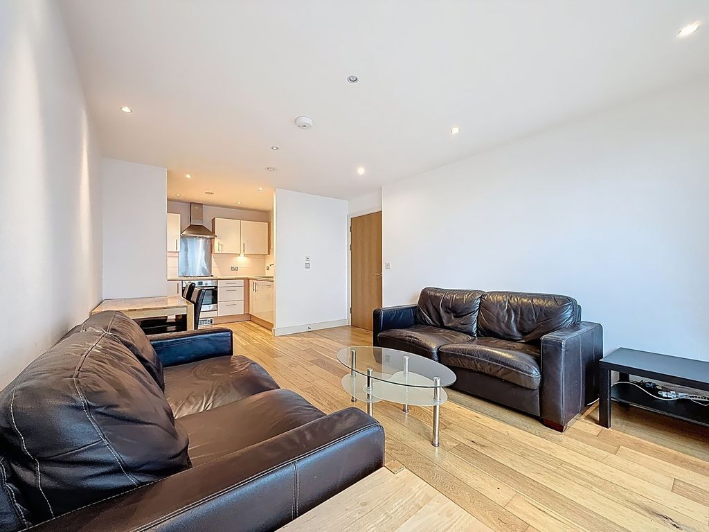 Property photo 1 of 25 Living Room