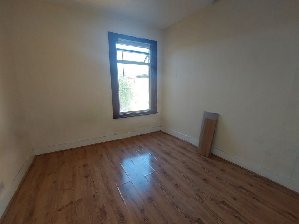 Property photo 2 of 8 Gallery