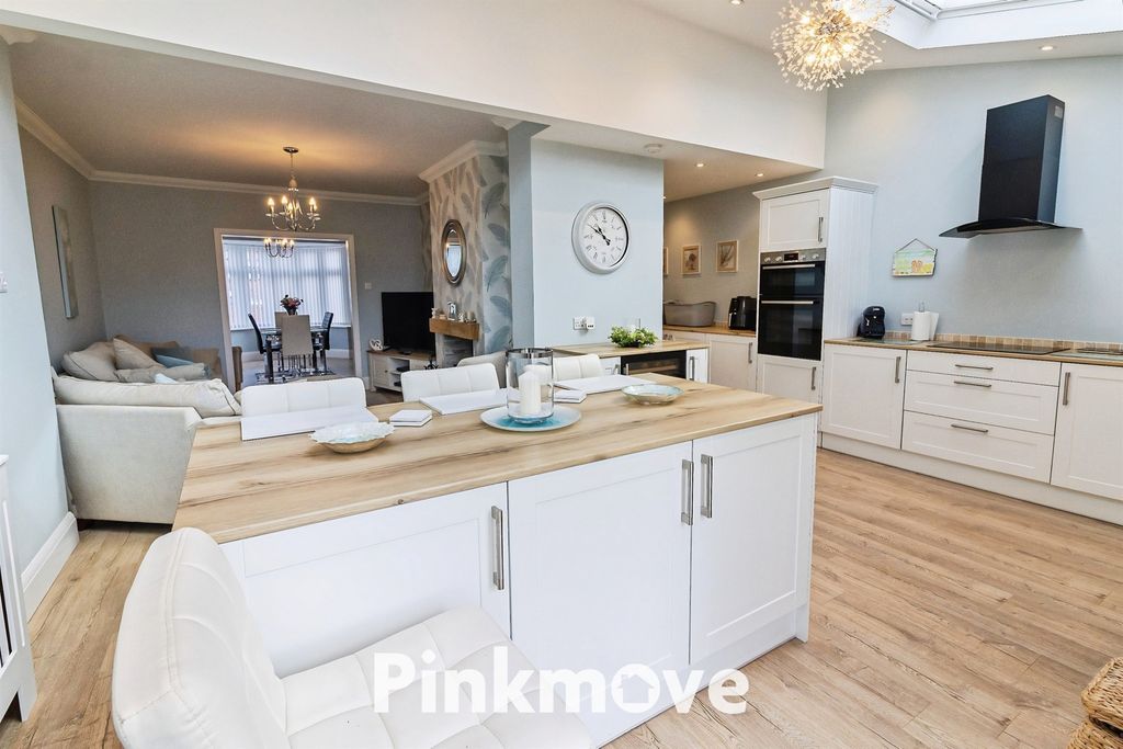 Property photo 3 of 29