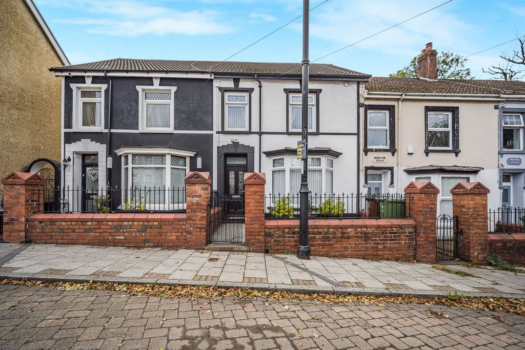 Property photo 1 of 50