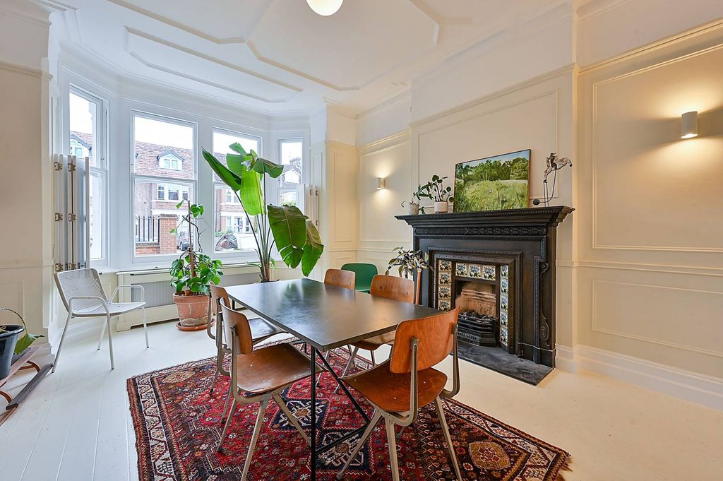 Property photo 3 of 26