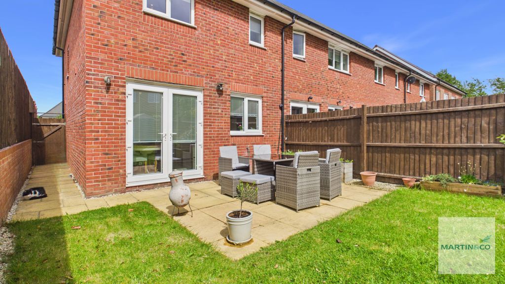 Property photo 1 of 25 Cam03663G0-Pr0270-Still030