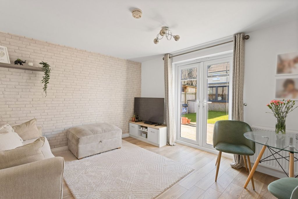 Property photo 2 of 29