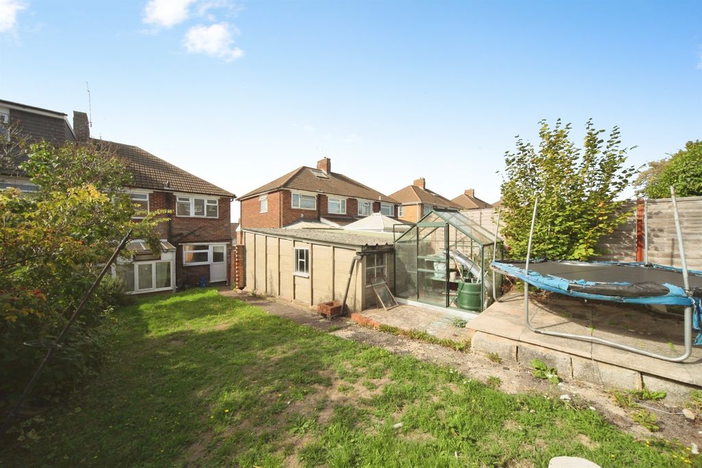 Property photo 2 of 11
