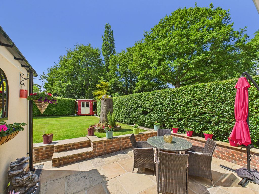 Property photo 3 of 25 Garden