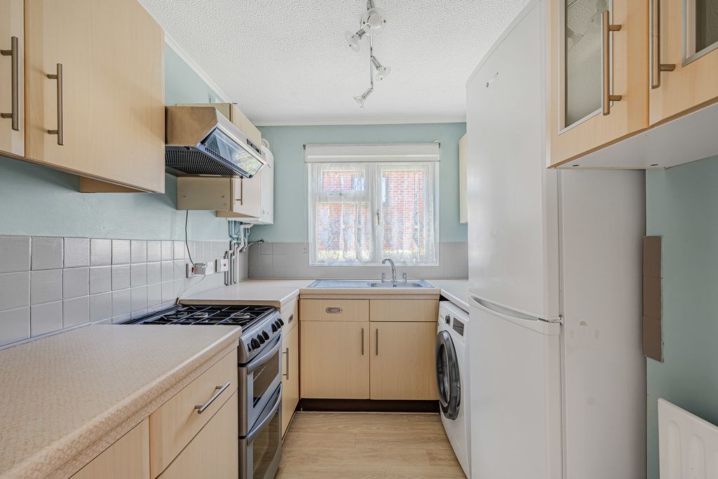 Property photo 2 of 11 12_89490